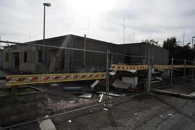 Japigia, passano i mesi ma le macerie delle case container sono ancora l�